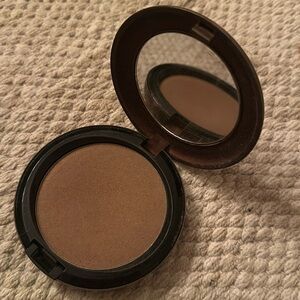 Bronzer